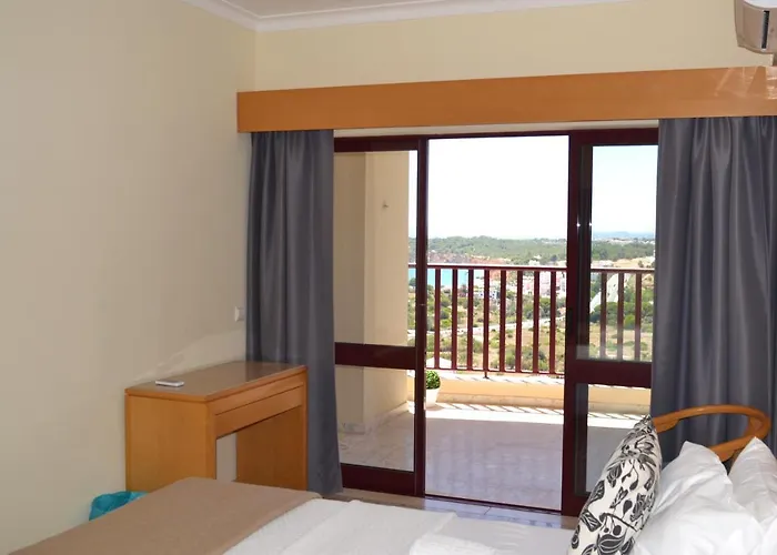 1501 - Clube Praia Mar Apartamento