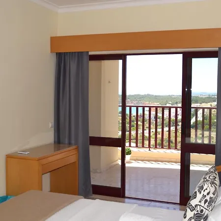 1501 - Clube Praia Mar Apartamento